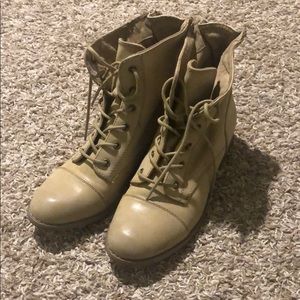 Combat boots